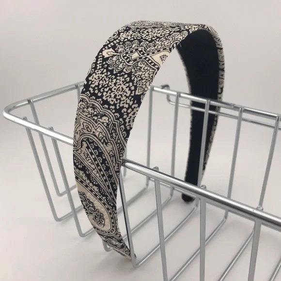 Silk Headband, New, Handmade - Blck and White Pattern - Picture 8 of 8